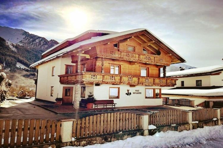 Apartment In Mayrhofen With A Balcony Екстериор снимка