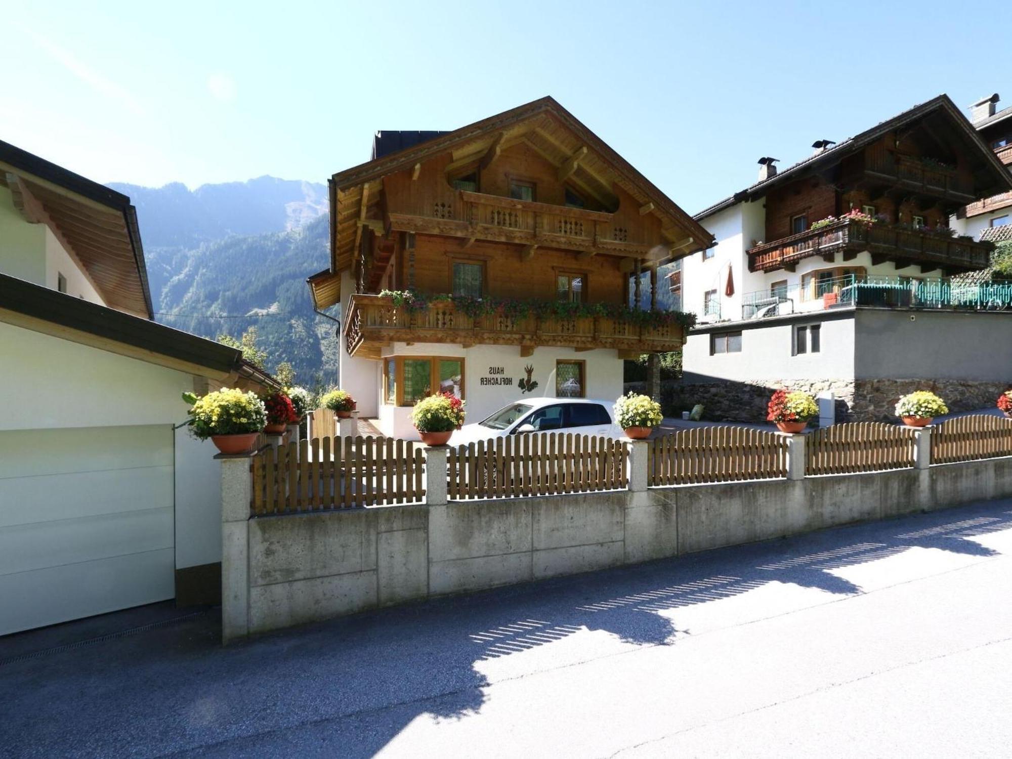 Apartment In Mayrhofen With A Balcony Екстериор снимка