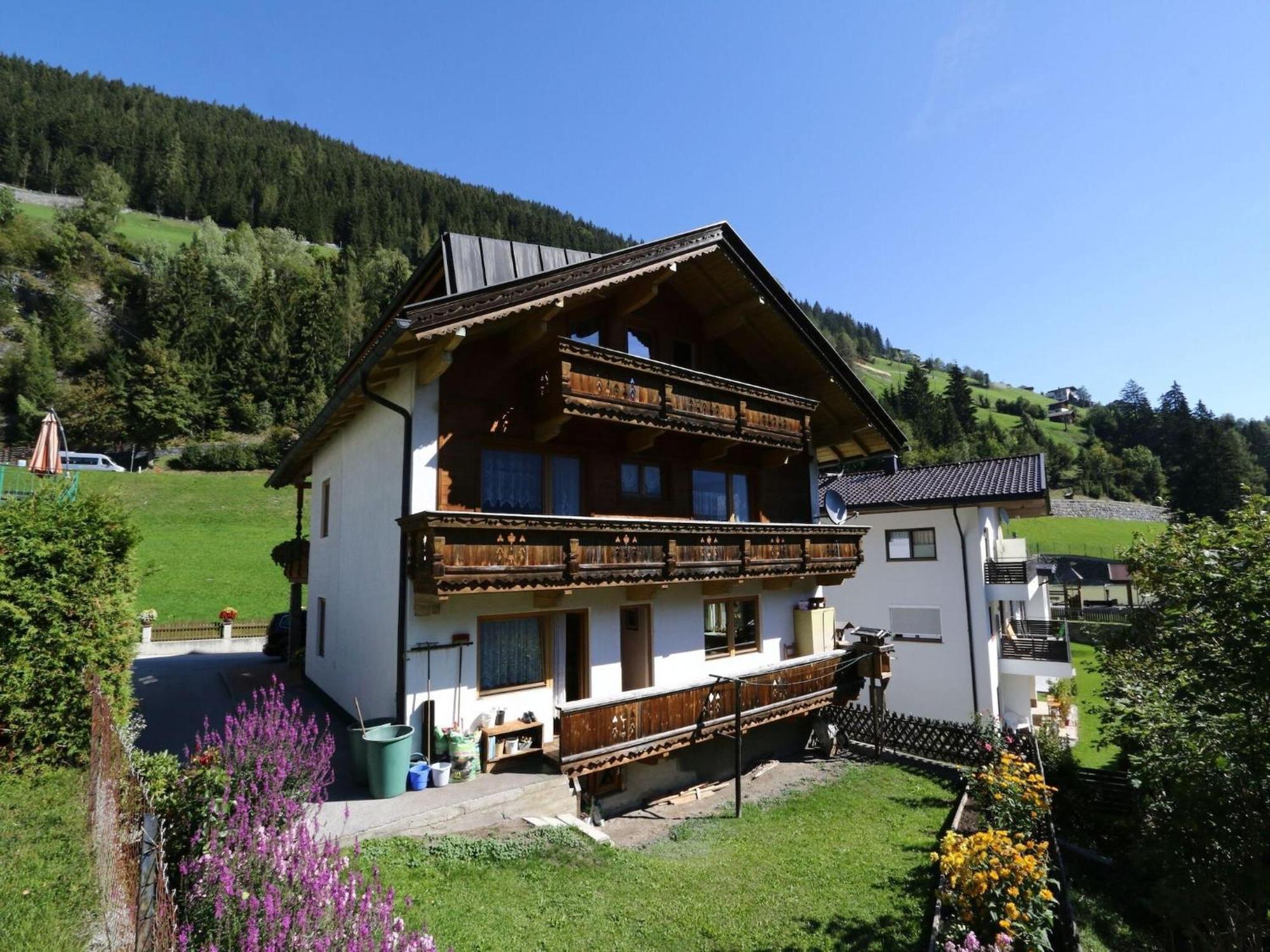 Apartment In Mayrhofen With A Balcony Екстериор снимка